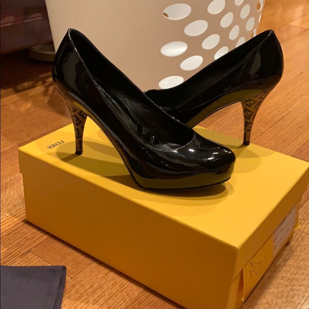 Fendi Decolette Vernice front platform pumps